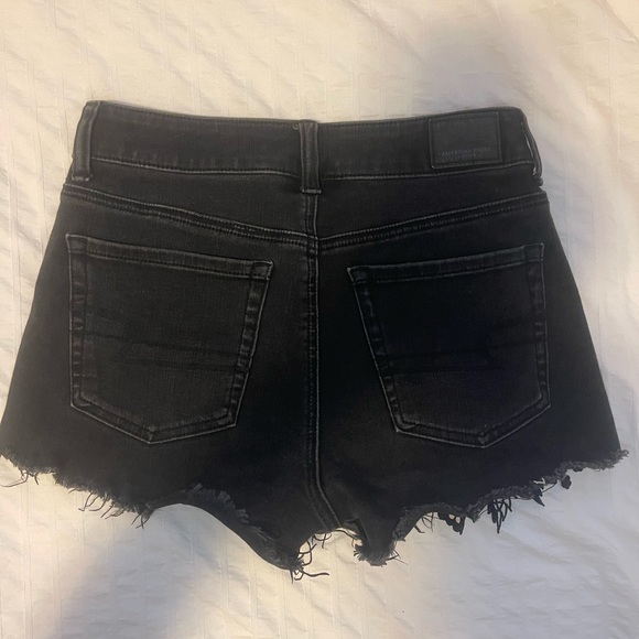 Destressed black lace American eagle shorts size 0 20$ - Picture 2 of 3